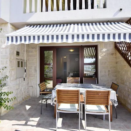Komfortable Wohnung, Nur Einen Steinwurf Vom Entfernt Apartment Biograd Na Moru