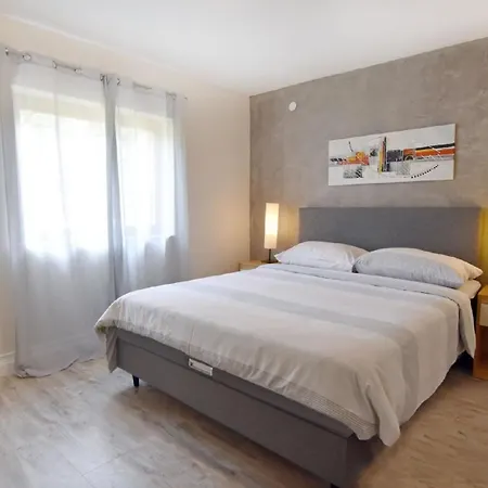 Komfortable Wohnung, Nur Einen Steinwurf Vom Entfernt Apartment Biograd Na Moru