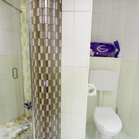 Komfortable Wohnung, Nur Einen Steinwurf Vom Entfernt Apartment
