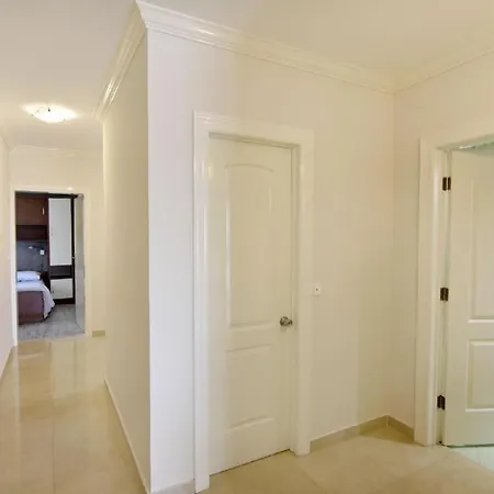 Apartment Komfortable Wohnung, Nur Einen Steinwurf Vom Entfernt