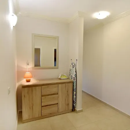 Apartment Komfortable Wohnung, Nur Einen Steinwurf Vom Entfernt