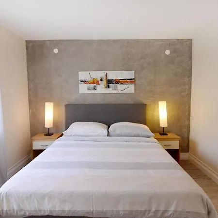 Komfortable Wohnung, Nur Einen Steinwurf Vom Entfernt Apartment